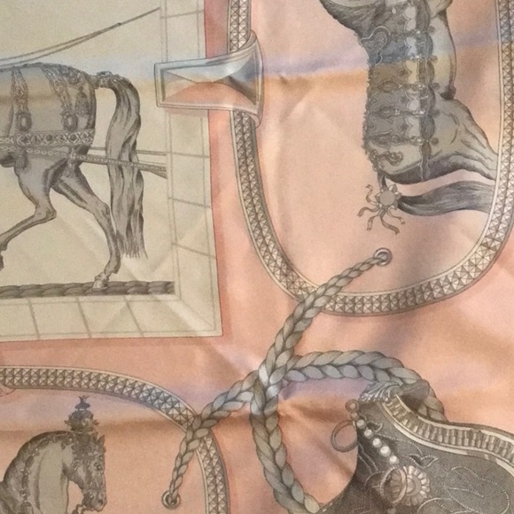 34" x  34" Hermès Grand Aparat in ✨RARE✨ Gray/Rose Pâle/Pink Colorway! - Picture 6 of 8